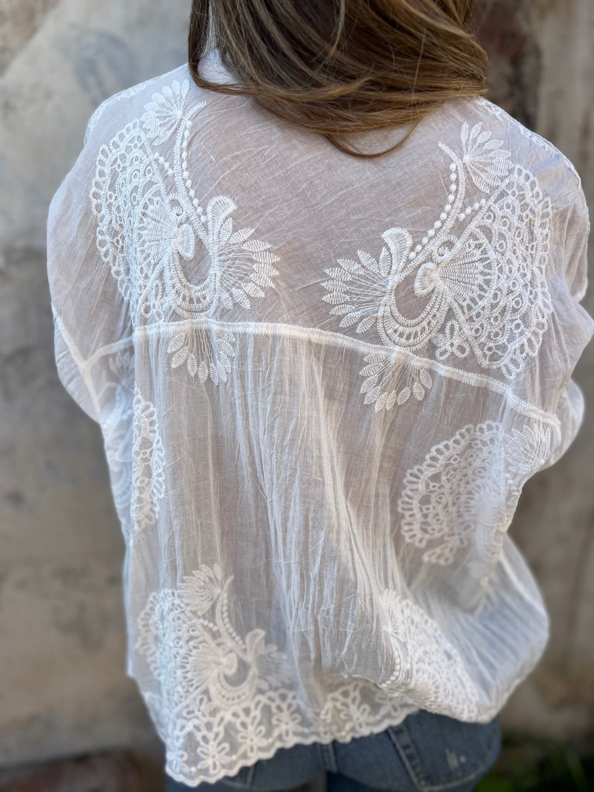 Laura™ - Embroidered long-sleeved cardigan