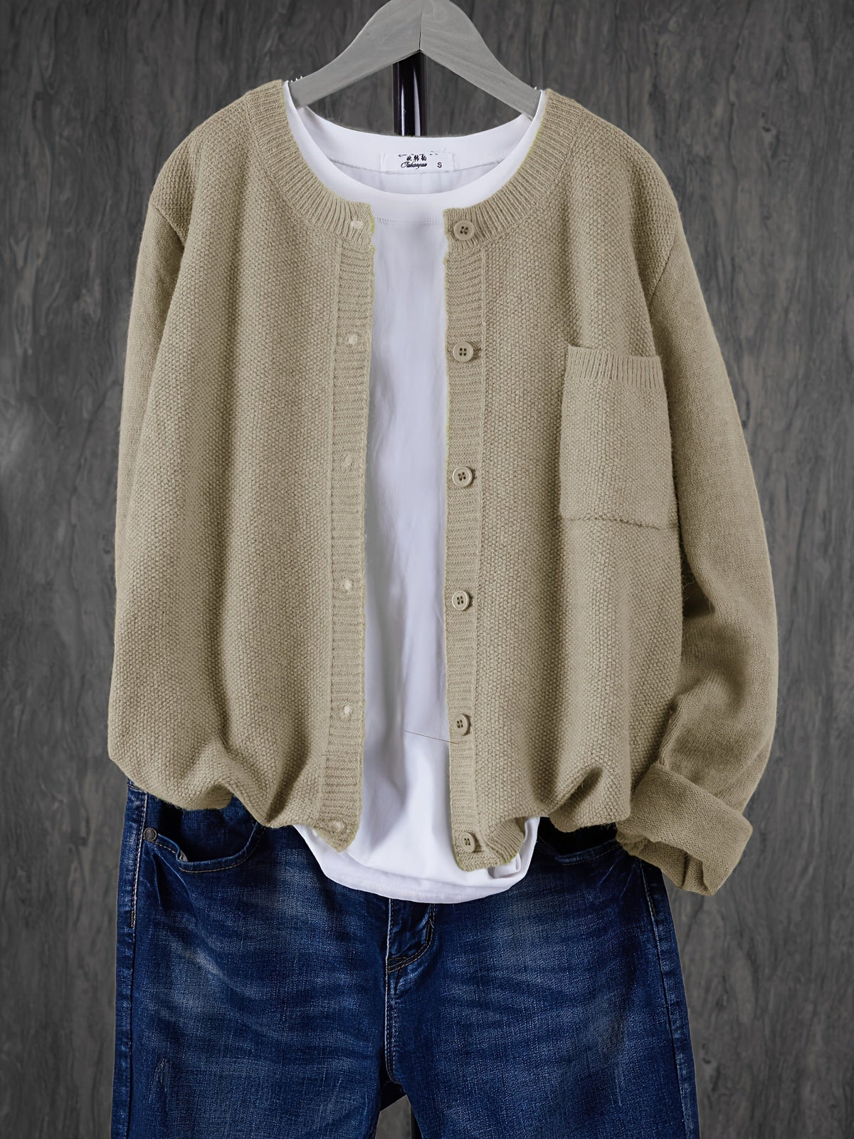 Eugenia | Women's crew-neck cardigan with buttons and pocket